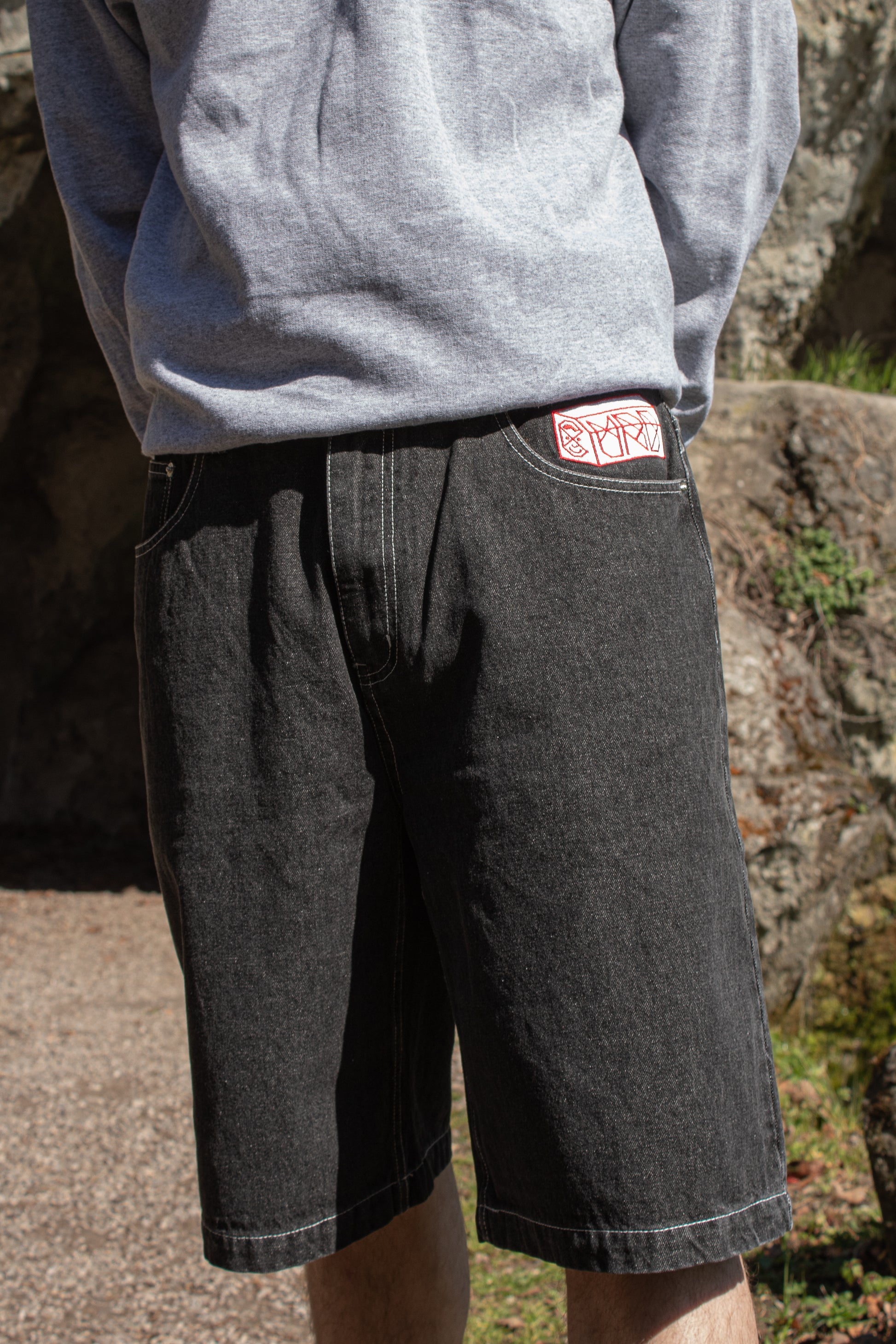 Curb G-Short Washed Black