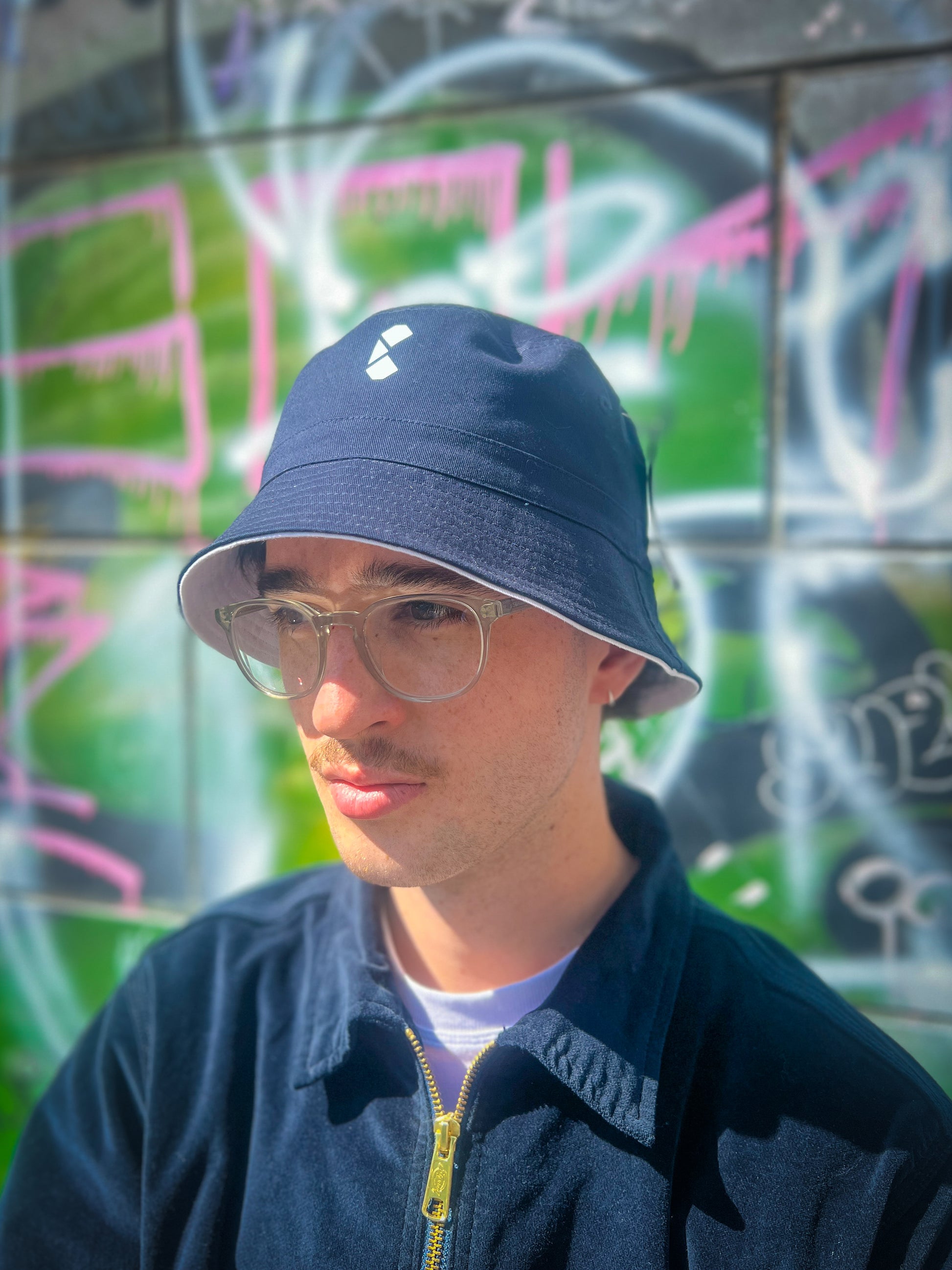 Curb Reversible Bucket Hat Pacman/Classic Logo Navy/White