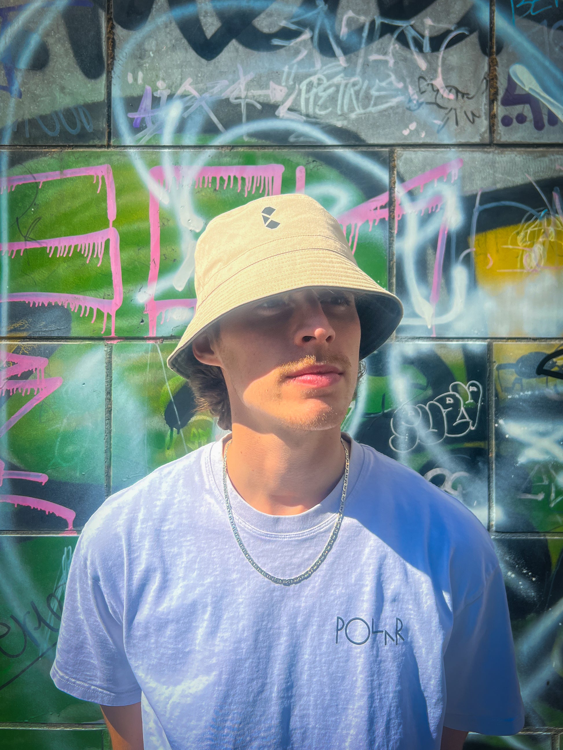 Curb Reversible Bucket Hat Pacman/Classic Logo Beige / Khaki Green