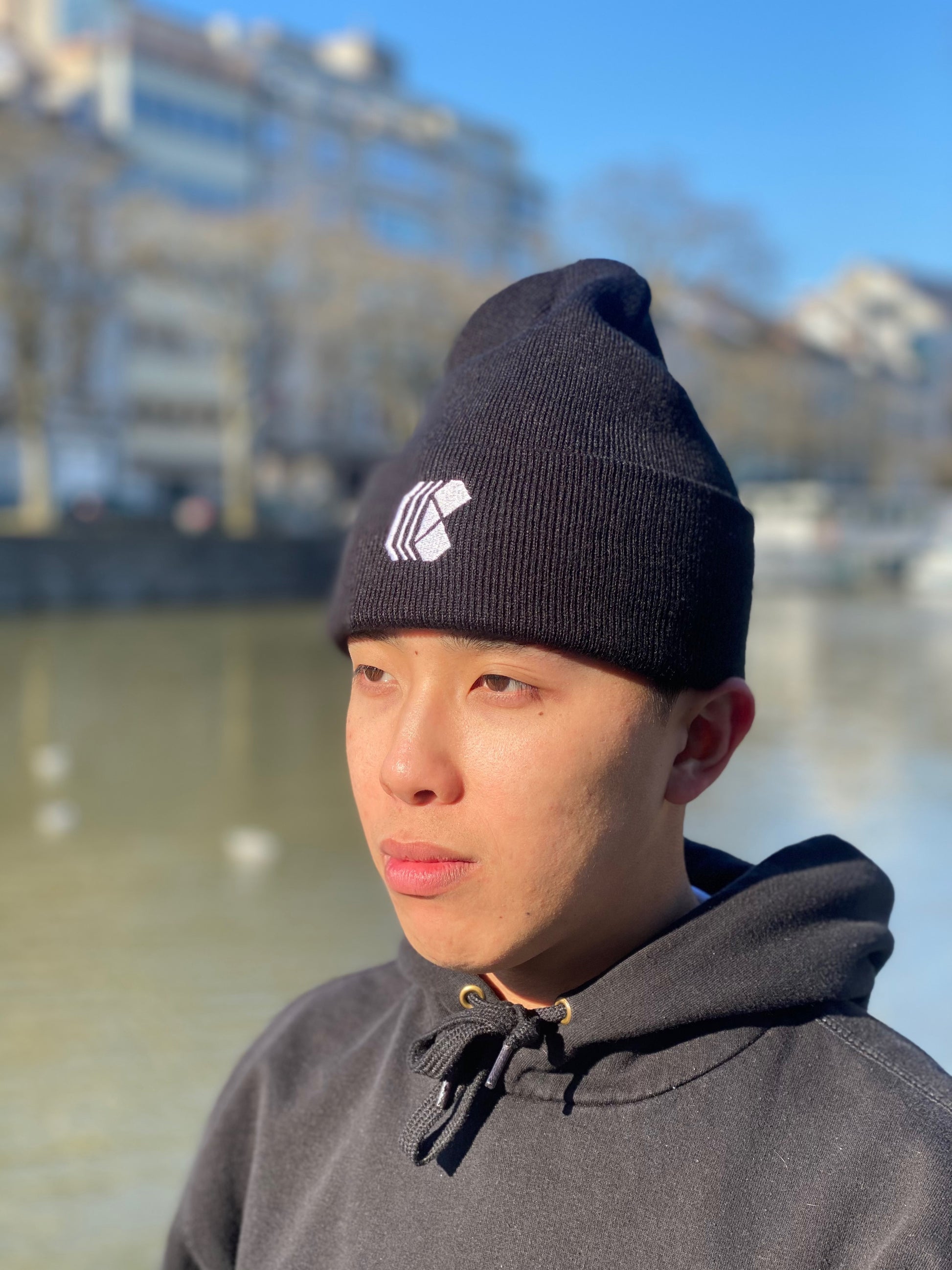 Curb Race Beanie Black