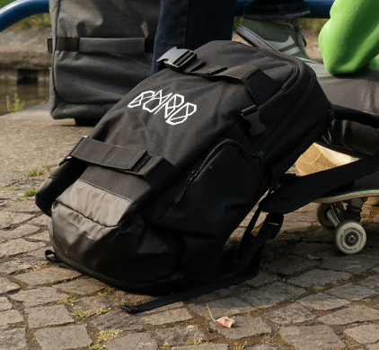 Curb Classic Backpack w Skatestraps Black